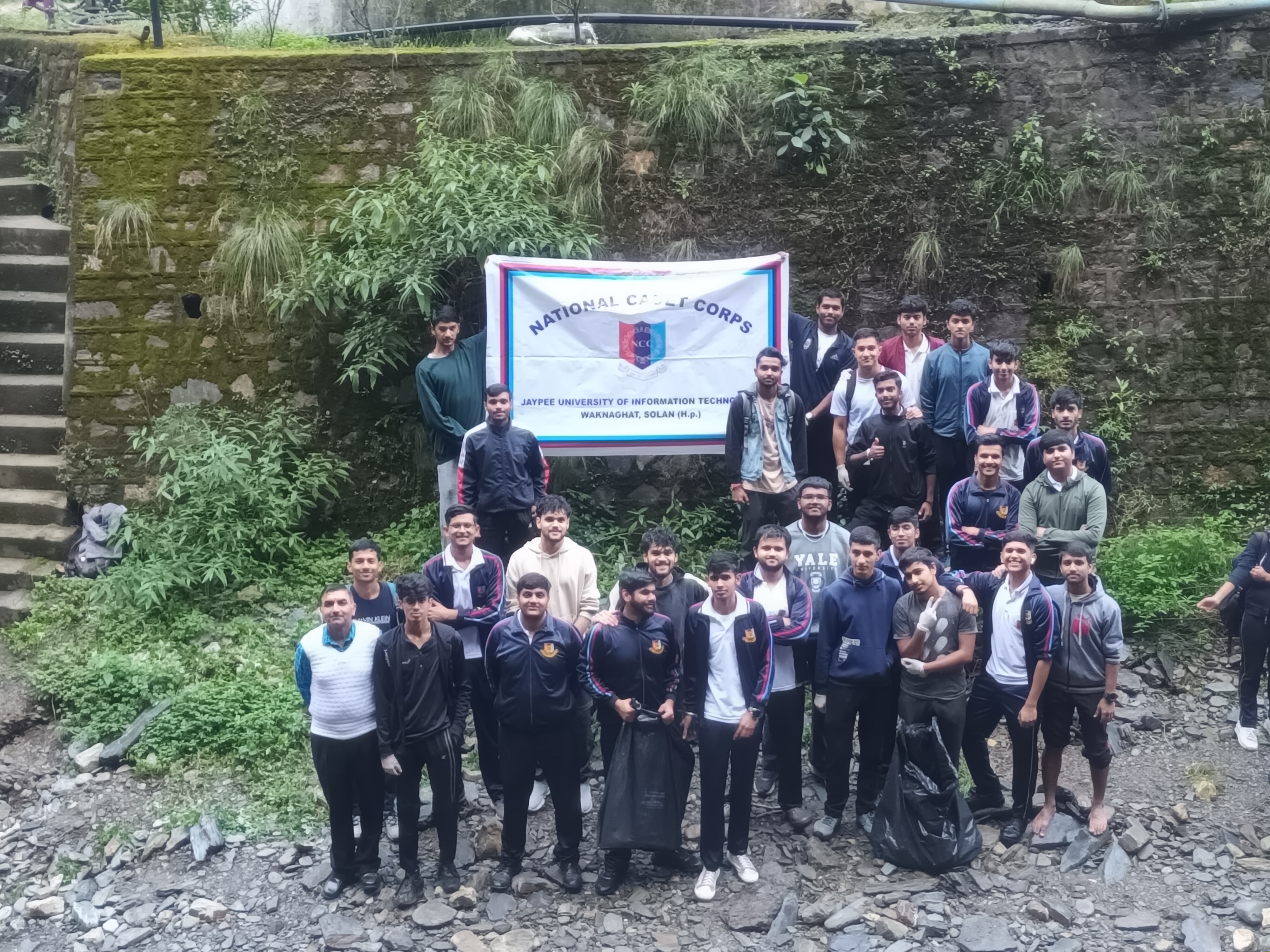 29-10-2023: A campaign to clean the water bodies near Ghambheshwar Temple